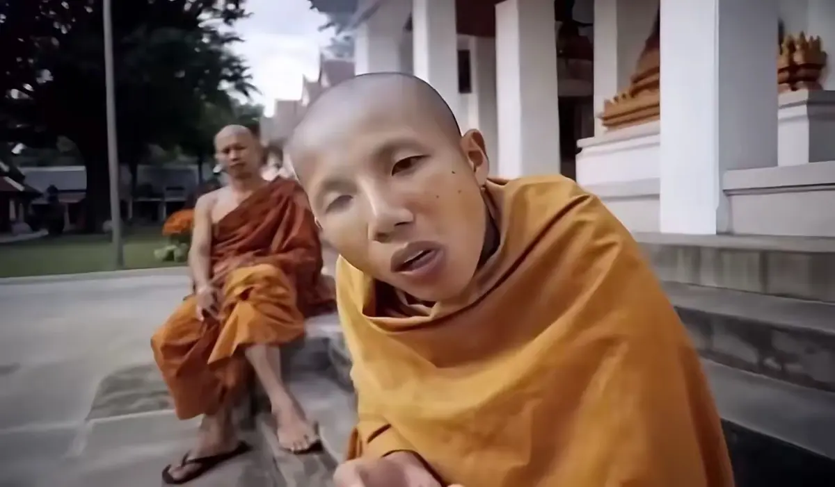 《克罗心佛教和尚吐烟原视频》完整版超清免费在线观看，纯净极速播放-百度云/夸克/迅雷/UC/阿里云网盘资源持续有效