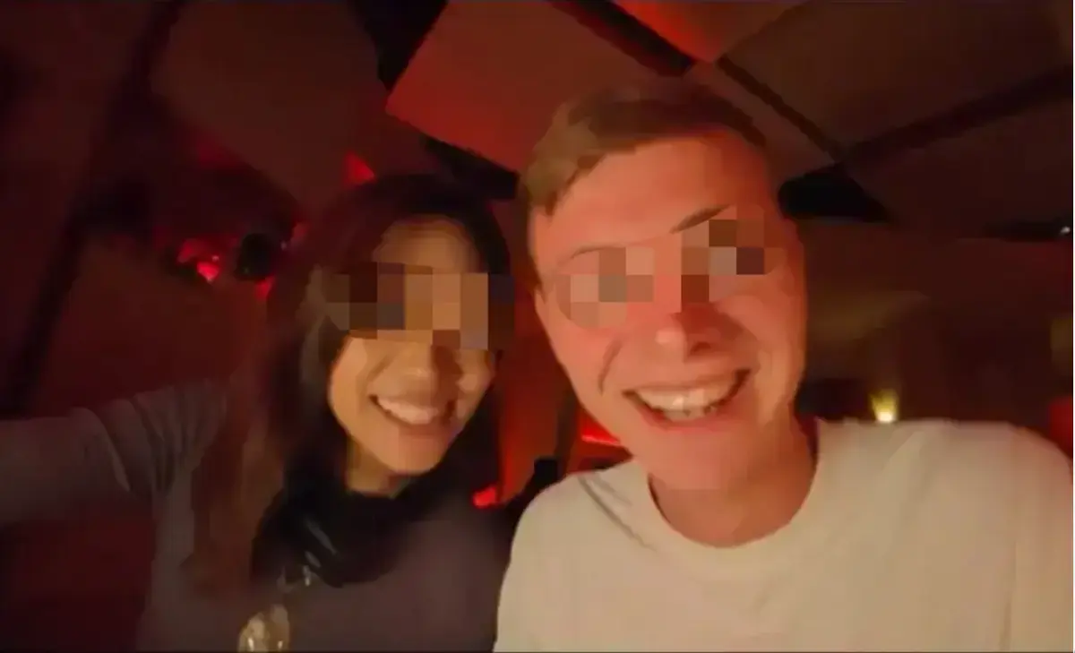 《老外街头挑战24小时恋爱》无删减版：海外博主跟拍老外街头24小时恋爱，体验中国市井生活！免费在线观看《老外街头挑战24小时恋爱》1080P高清全集！