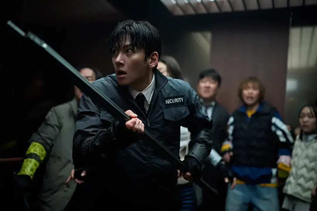 延尚昊执导、全智贤主演2026最新丧尸惊悚动作灾难电影《群体》，4K高清全集无删减免费在线观看，无广告流畅体验！