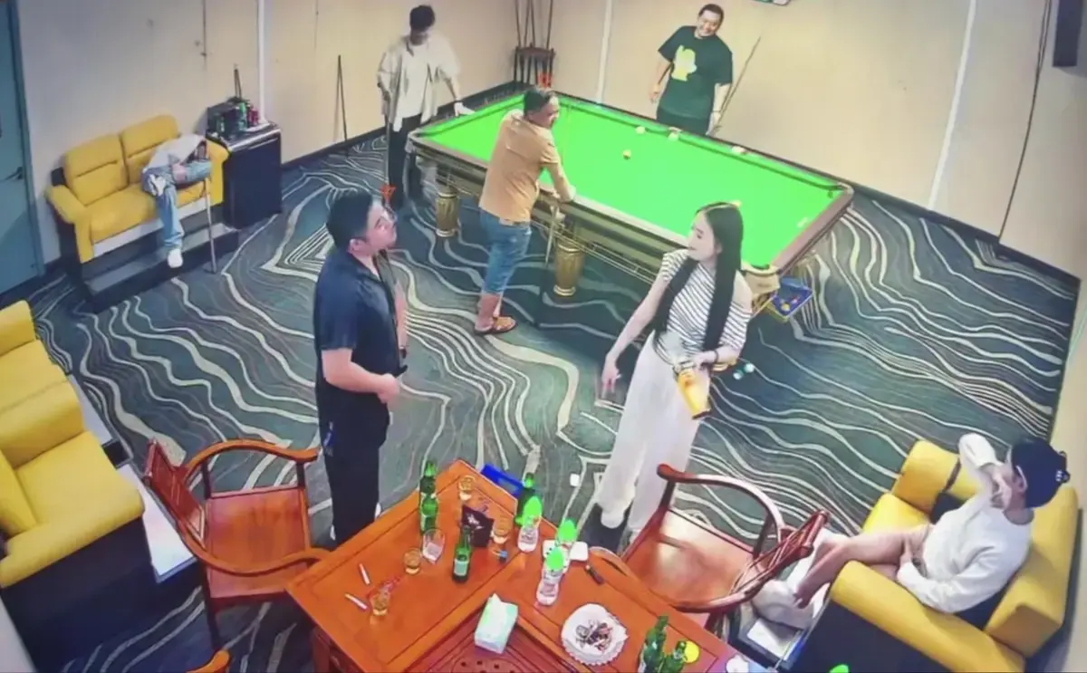 《海口台球厅2V5视频》纯净极速播放 - 海口台球厅2V5男女对战监控视频完整呈现 - 免费观看不卡顿