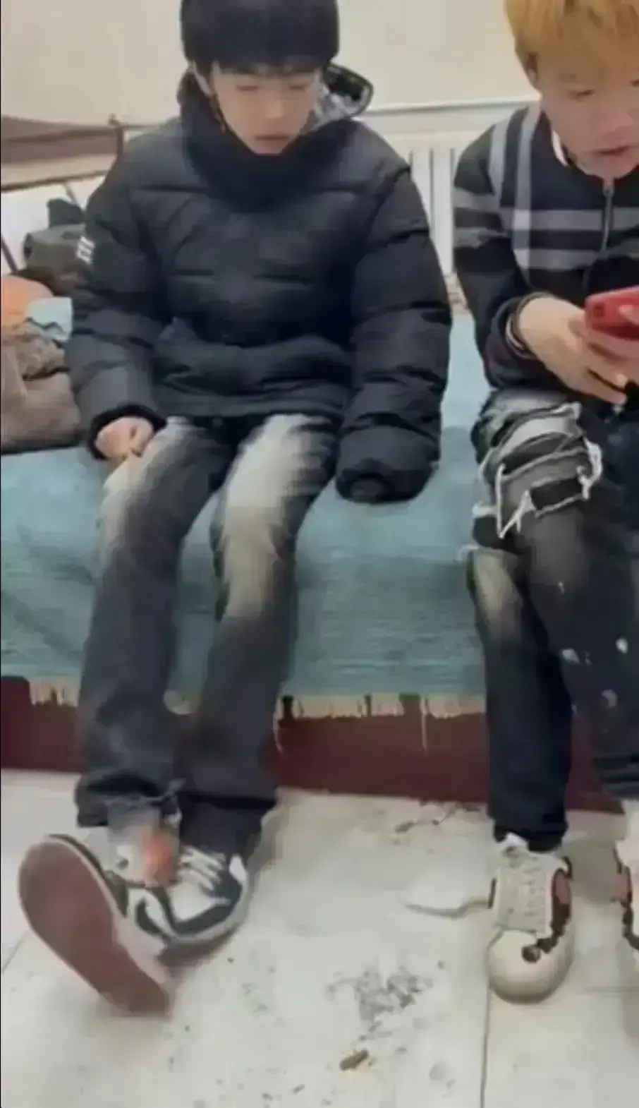 免费看《校园轻奢男孩》视频全过程 - 了解轻奢二人组完整事件 - 1080P高清画质流畅播放