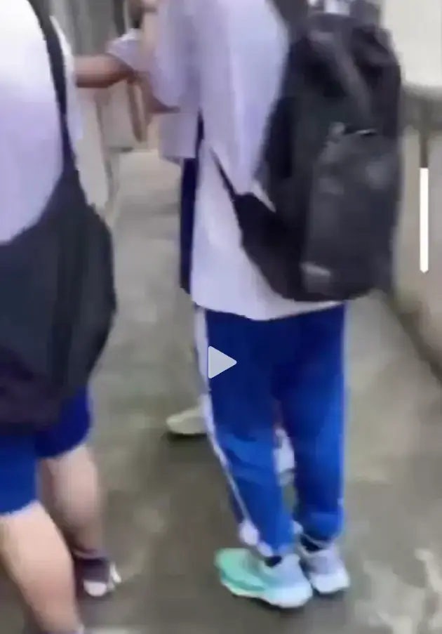《大昌市第七中学鬼敲门》HD高清播放！完整版《大昌市第七中学鬼敲门》原视频无广告在线看，未删减资源揭秘敲门声改写走廊的惊悚故事，《大昌市第七中学鬼敲门》持续有效！